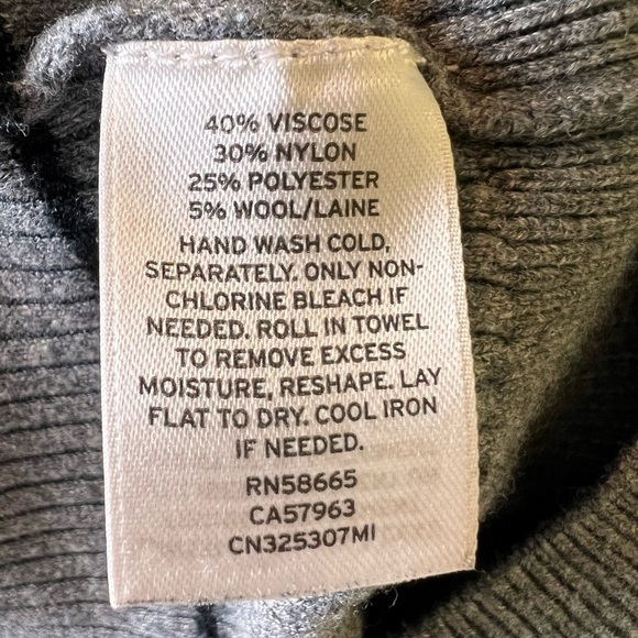 NORDSTROM Caslon Tunic Style Sweater. Size Medium - Picture 4 of 4